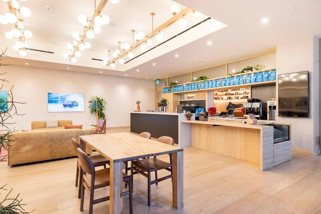 Central Modern Condo W/ Amazing Luxury Amenities Όστιν Εξωτερικό φωτογραφία